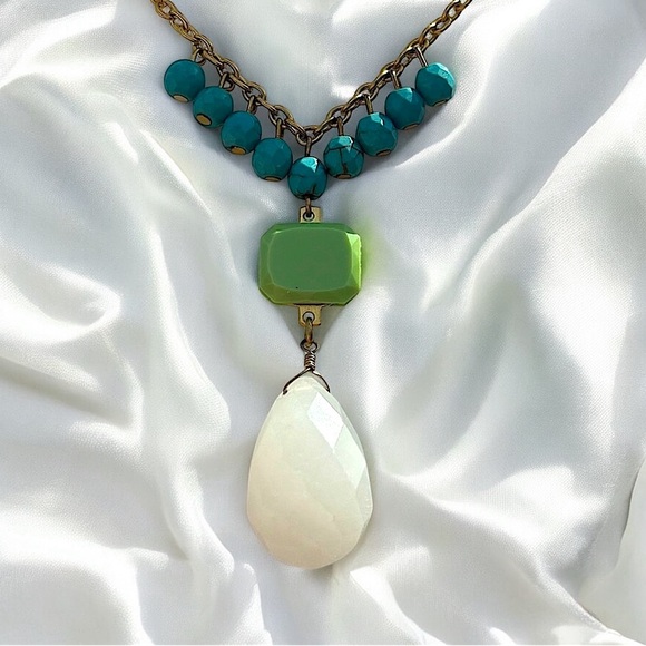 David Aubrey White Gemstone Turquoise Color Beads Golden Brass Lavalier Necklace - Picture 3 of 9